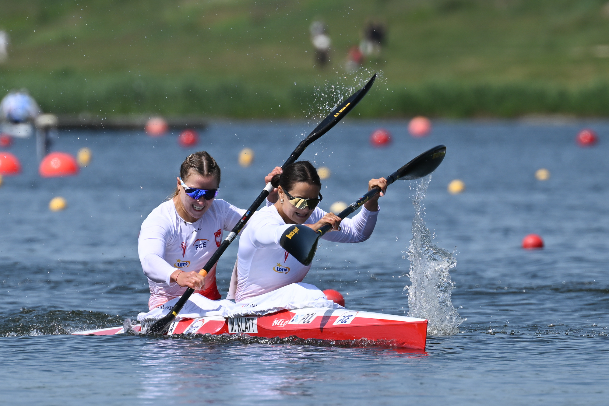 Helena Wisniewska i Martyna Klatt w kajaku