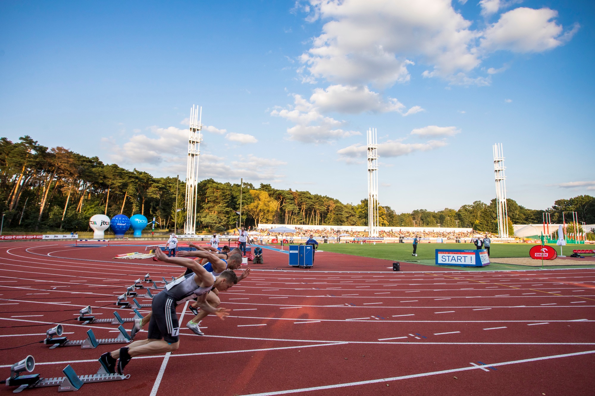 Stadion Lekkoatletyczny Golęcin - start biegu na 100 metrów mężczyzn