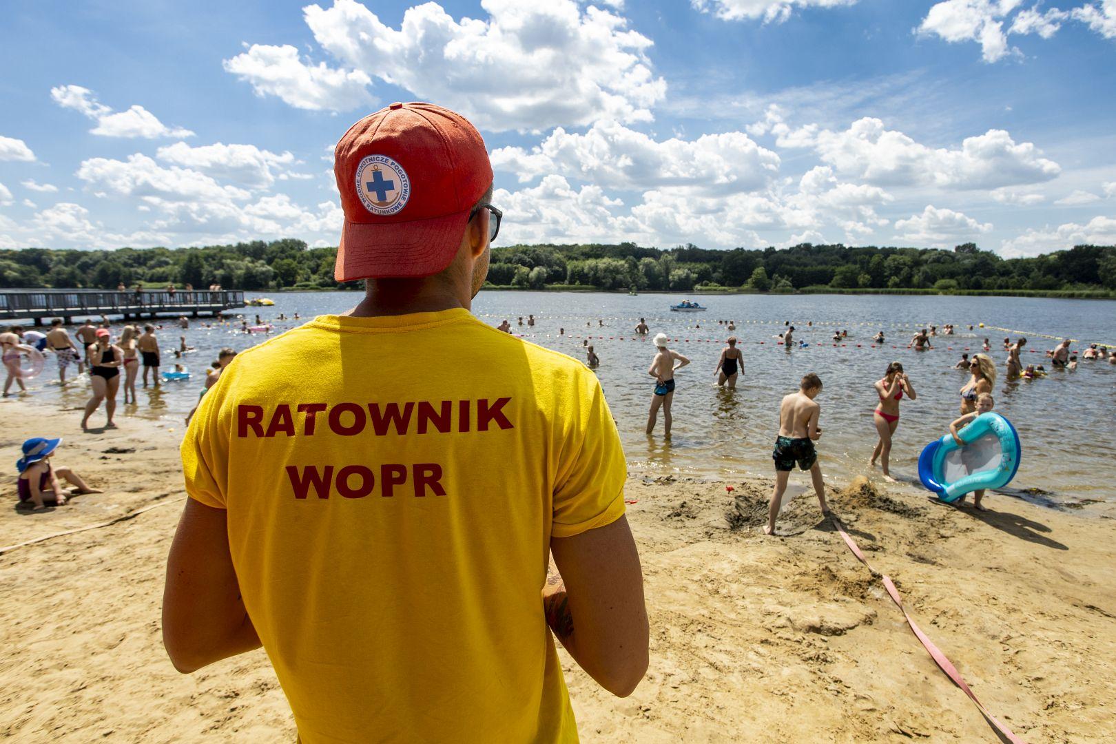 plaża nad jeziorem Rusałka