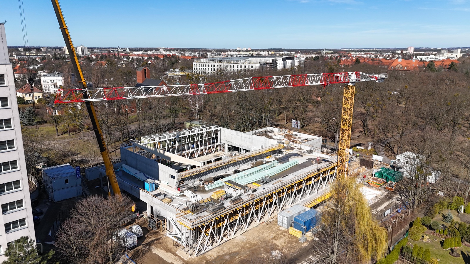 ikona - Budowa pływalni widziana z perspektywy lotu ptaka