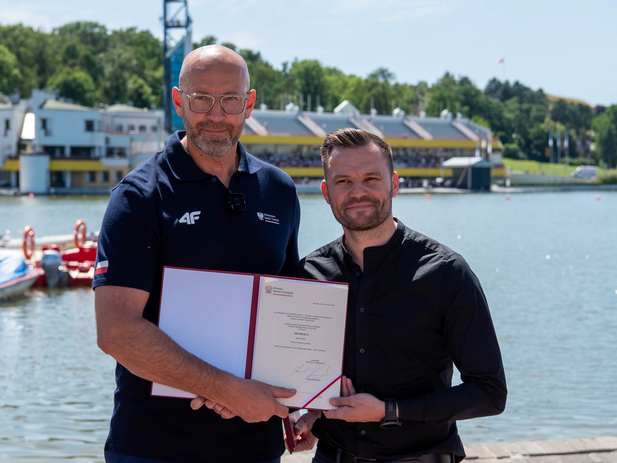Minister Sportu Jakub Rutnicki i zastępca Prezydenta Poznania Marcin Gołek