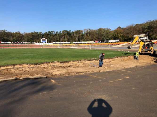 Wykop na stadionie Golęcin