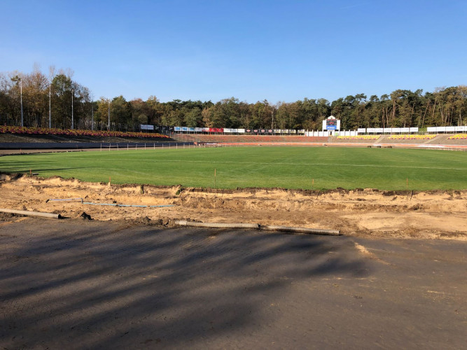 Wykop na stadionie Golęcin