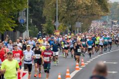 Uczestnicy Poznań Maratonu na trasie (fot. Agnieszka Wojt)