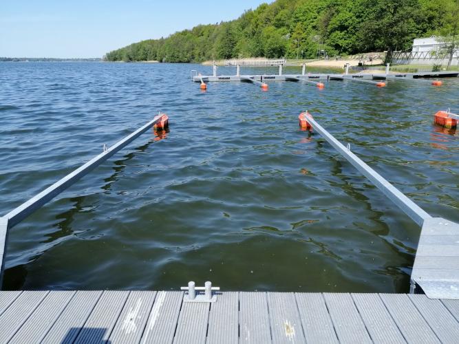 Widok z pomostu w stronę brzegu