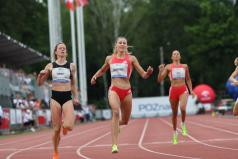 Natalia-Bukowiecka-na-mecie-biegu-na-200-metrow