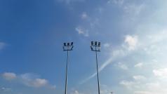 oświetlenie - Oświetlenie na boiskach treningowych na Chwiałce.