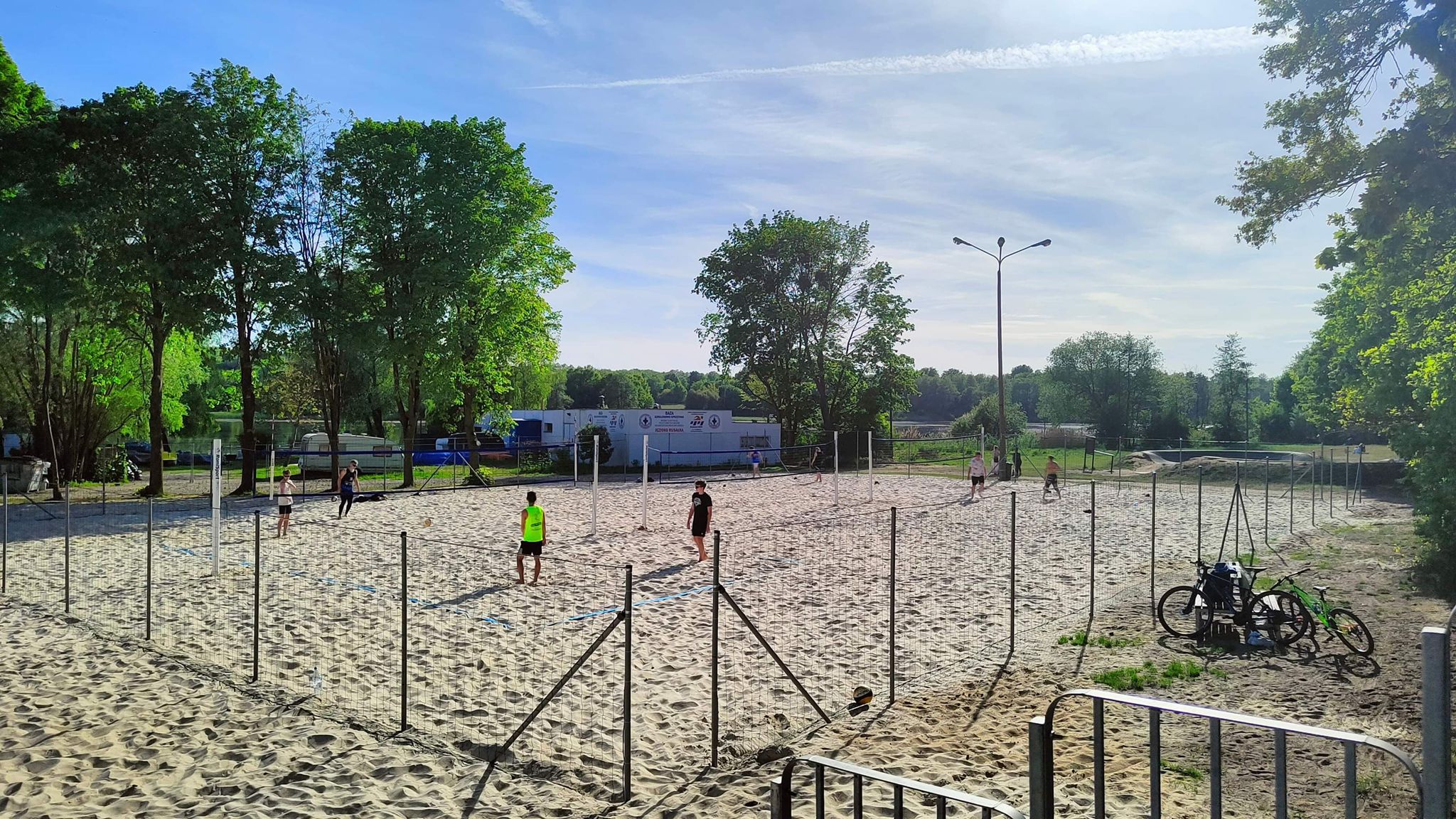 Boiska do siatkówki plażowej nad Rusałką